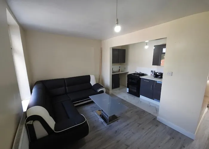 Stylish Property Near Town Centre