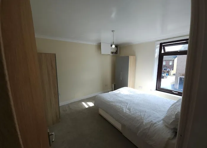 Stylish Property Near Town Centre