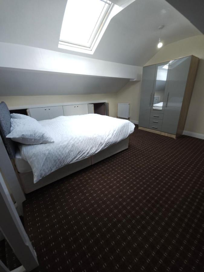 Stylish Near Town Centre Tyldesley