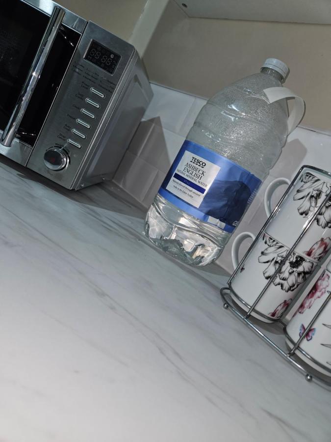 Apartment Stylish Near Town Centre Tyldesley